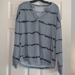 Gray and black long sleeve shirt